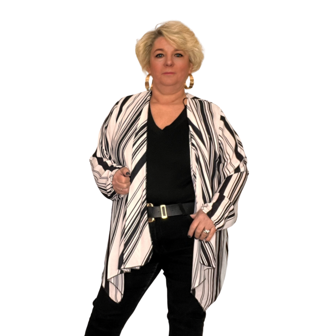 ROCKTHOSECURVES Women's Plus Size Lace Kimono Open Front Cardigan – Short Sleeve