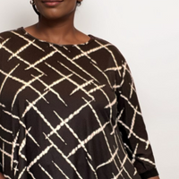 BLACK WHITE LINES 3/4 SLEEVE TOP CHIFFON HANKY HEM