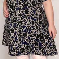 NAVY BLUE/ BLACK SHORT SLEEVE SWING TOP