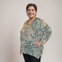 LOOSE FITTING V NECK HANKY HEM TOP
