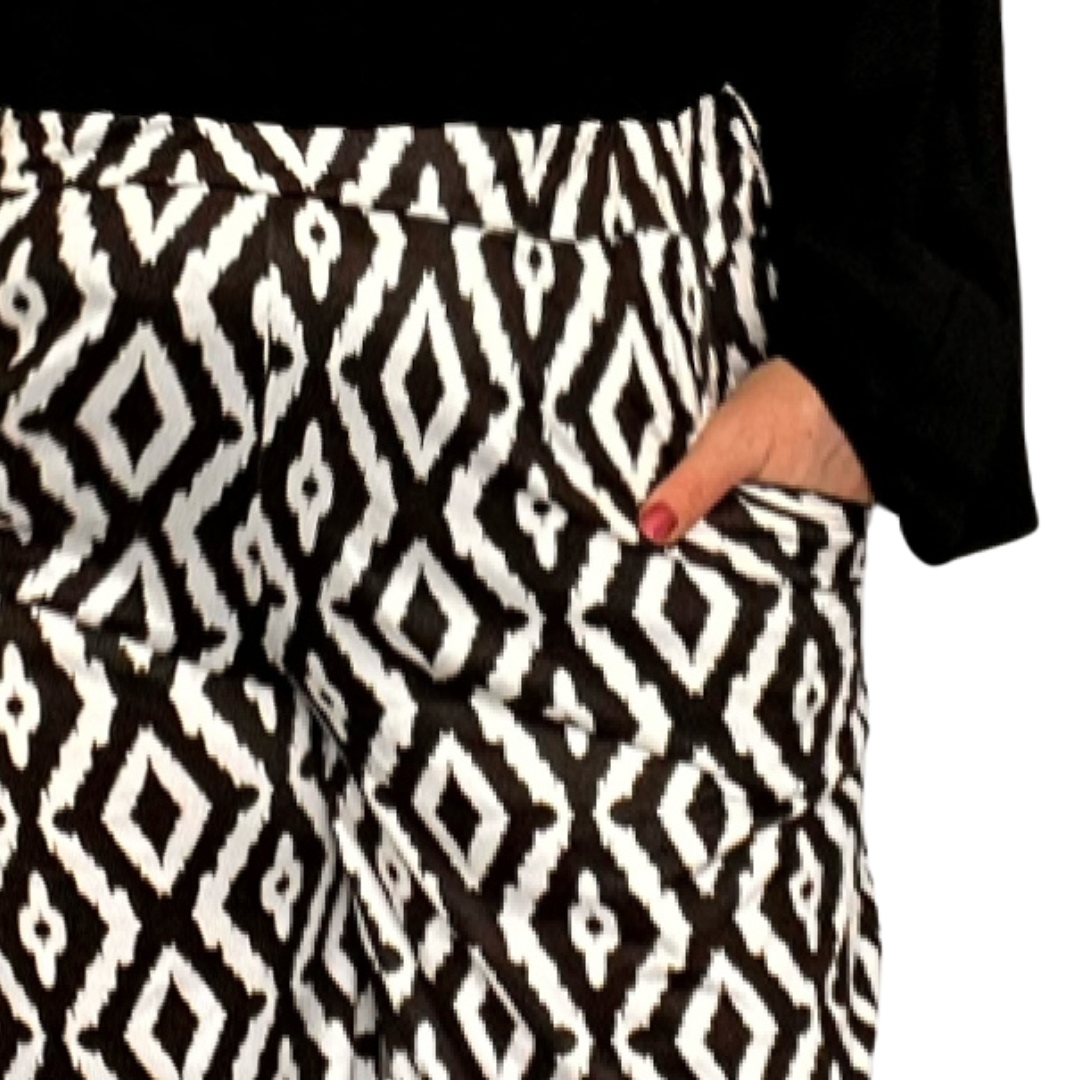 BLACK WHITE DIAMOND PRINT SIDE POCKET PALAZZO TROUSERS