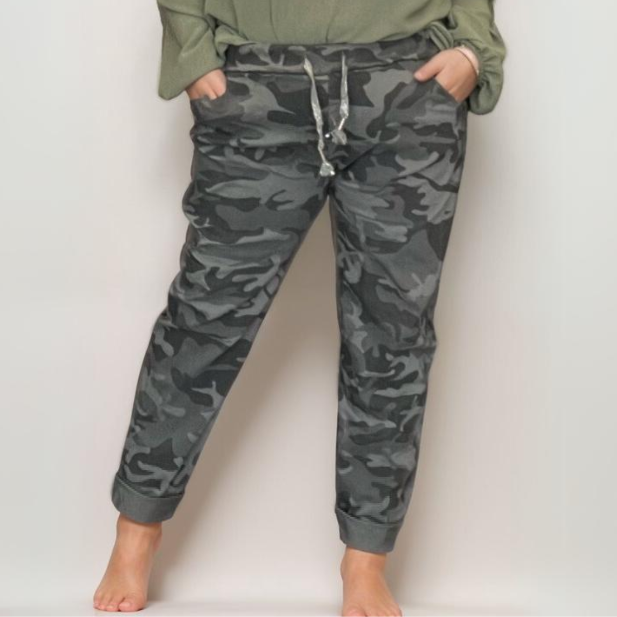 Stretch Camo-Print Denim Magic Trousers / Jeans