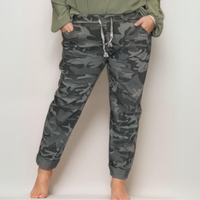 Stretch Camo-Print Denim Magic Trousers / Jeans