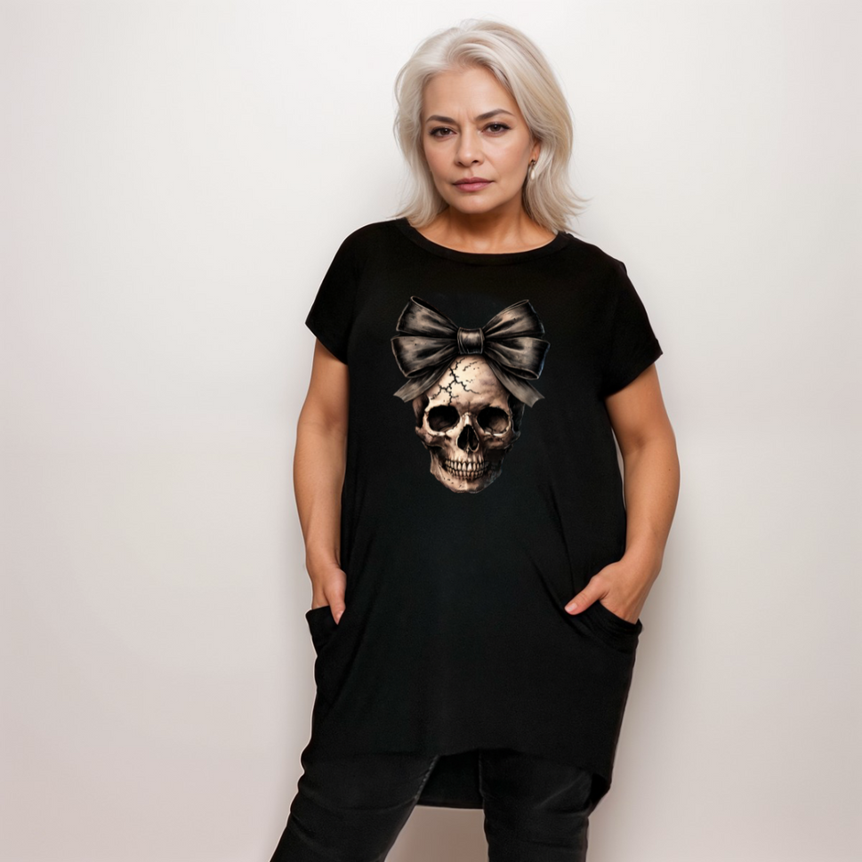 Long Dipped-Hem Skull with Bow T-Shirt with Side Pockets