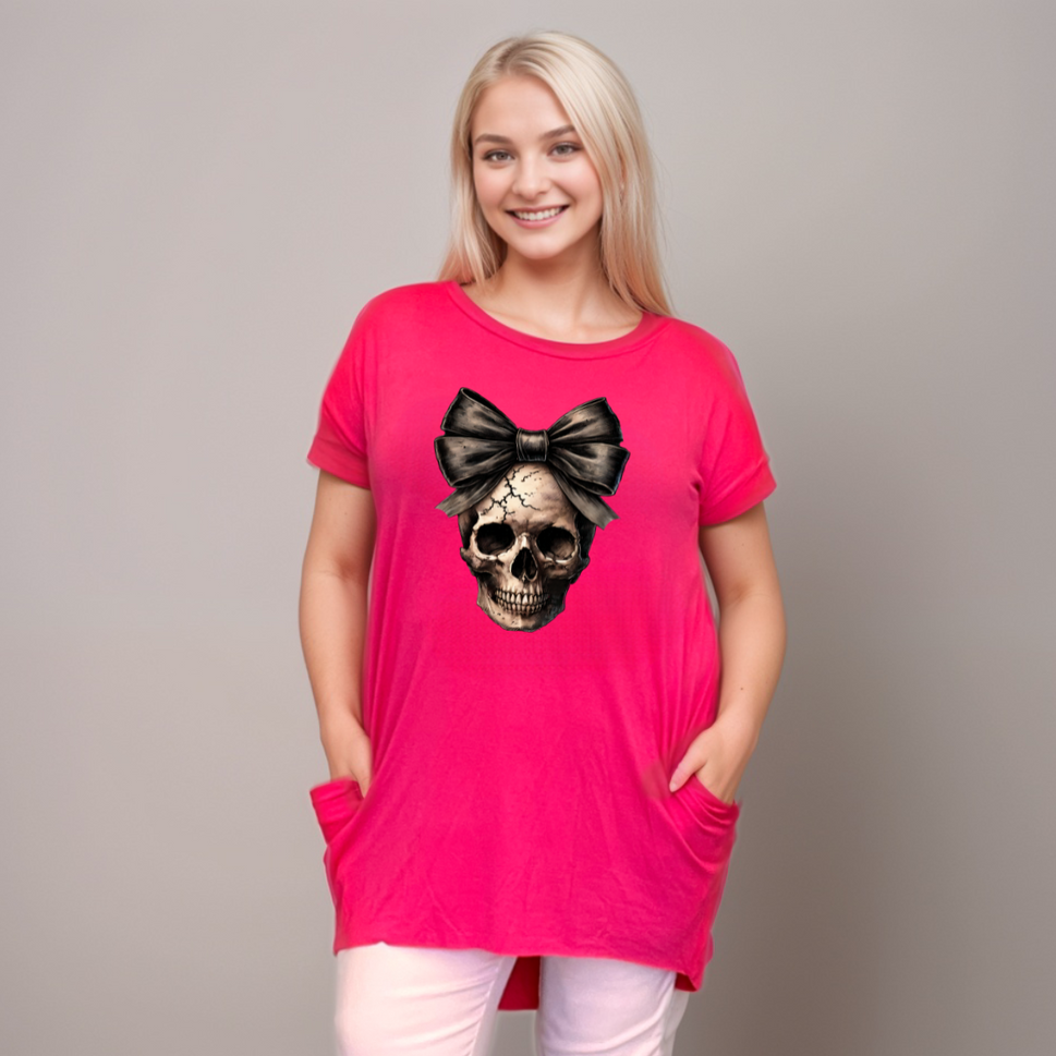 Long Dipped-Hem Skull with Bow T-Shirt with Side PocketsFUCHSIA / UK 12-14