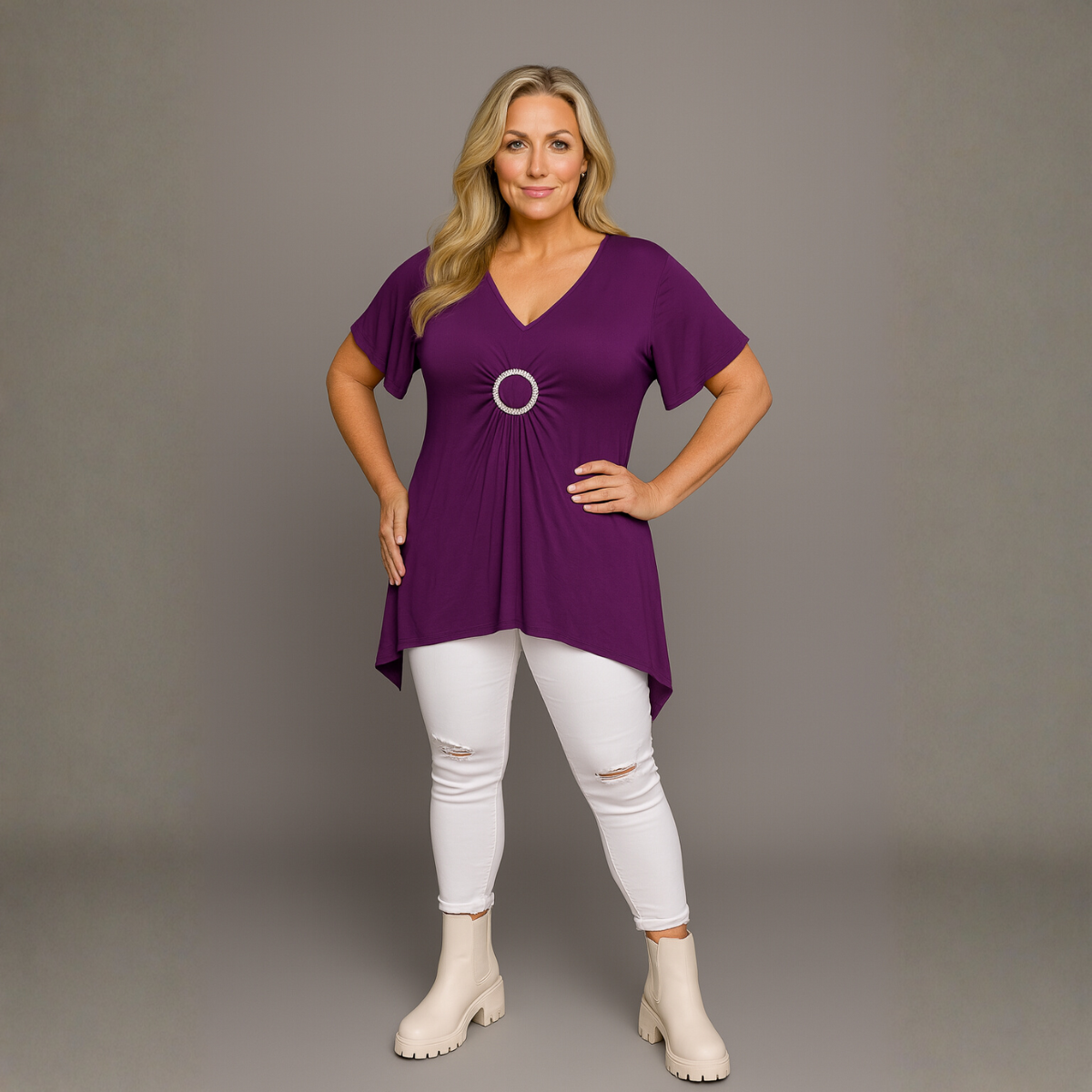 Hanky Hem Short Sleeve V‑Neck Top with Circle Brooch