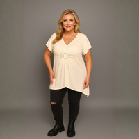 Hanky Hem Short Sleeve V‑Neck Top with Circle Brooch