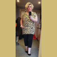 DIPPED HEM CAP SLEEVE TOP / T-SHIRT WITH SIDE POCKETS