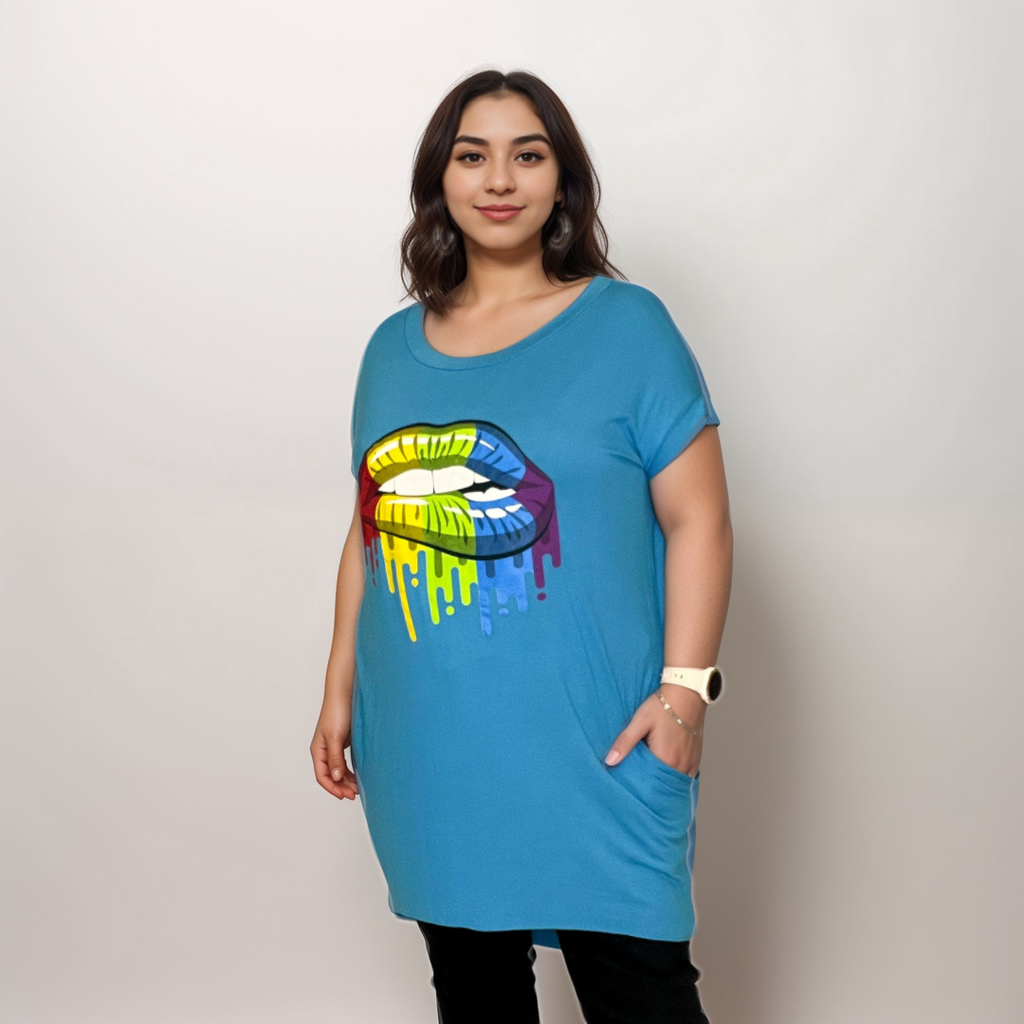 ROCKTHOSECURVES LONG DIPPED HEM TOP RAINBOW LIPS AND SIDE POCKETS