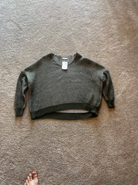 Small knit-jumper-V neck with coloured alternative stripe