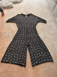 Black White dIAMOND Print 1/2 Sleeve Culotte Style Jumpsuit