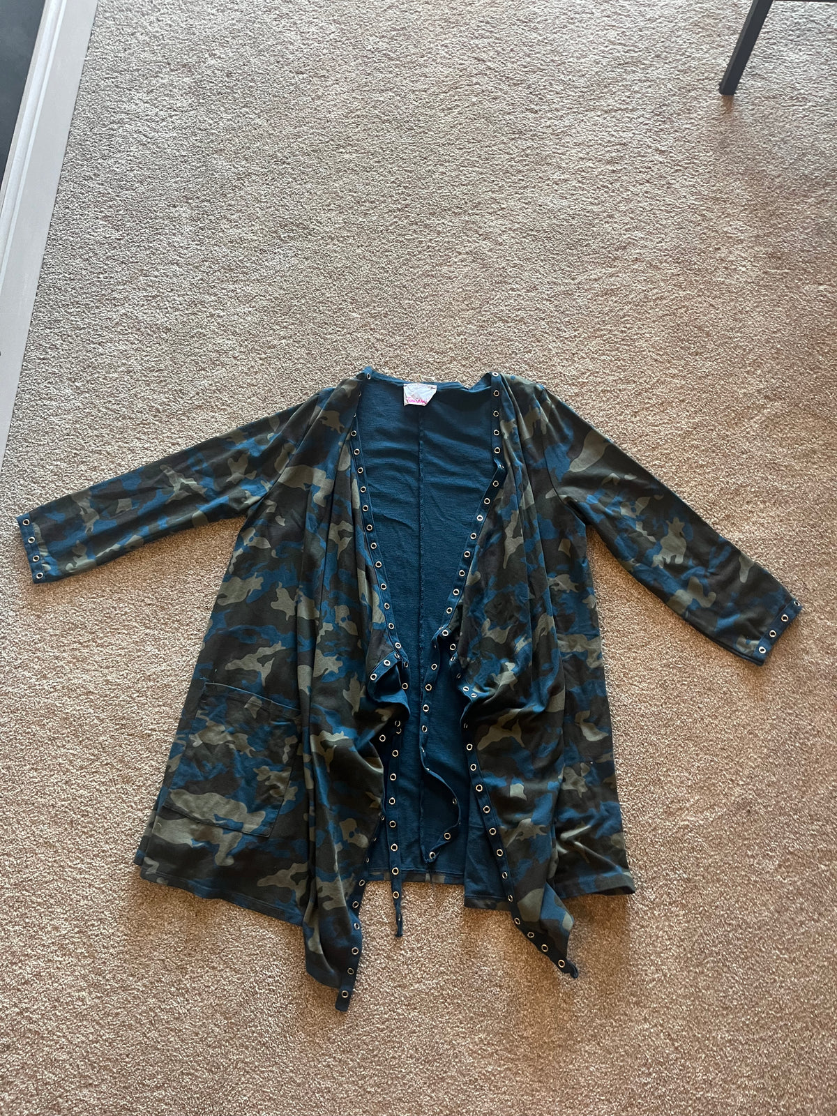 waterfall design studded/long/camo jacket
