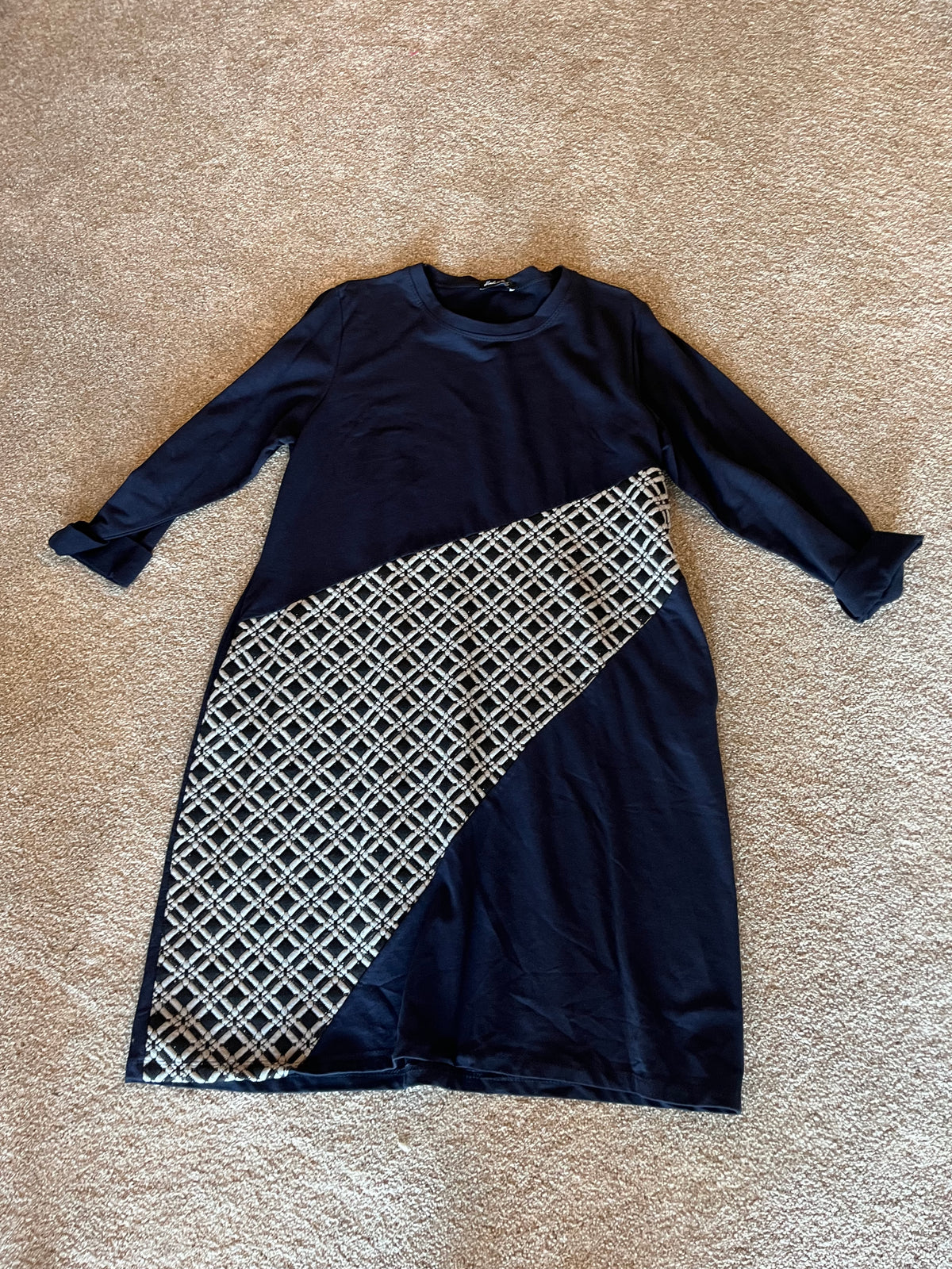 grey/black pattern dress