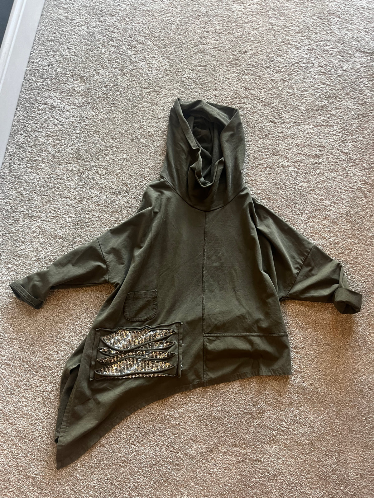 Oversized hoodie/poncho dipped hem (side) sequins + rips