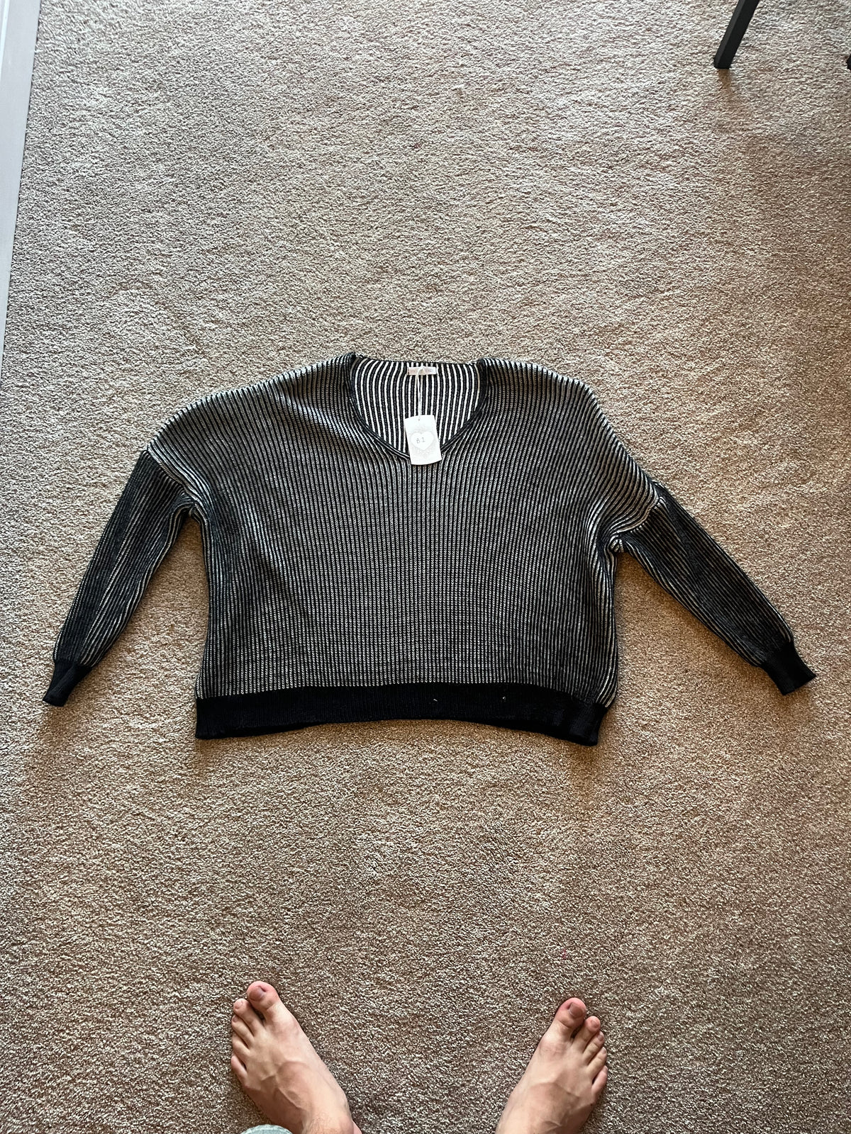 Small knit-jumper-V neck with coloured alternative stripe