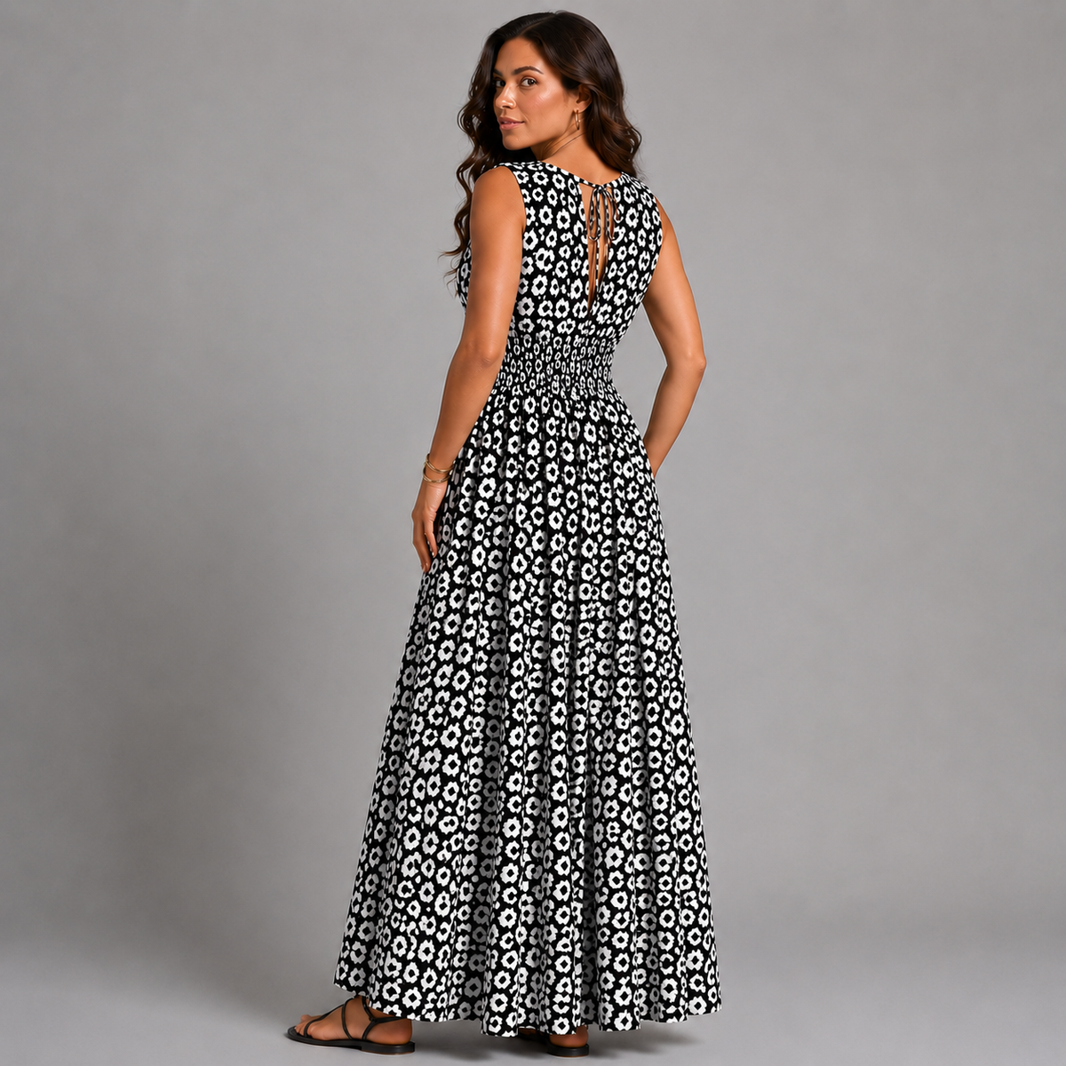 Black White Sleeveless V Neck maxi Dress with side Pockets