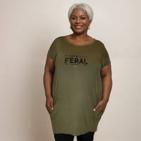 TOTALLY FERAL LONG POCKET T-SHIRT