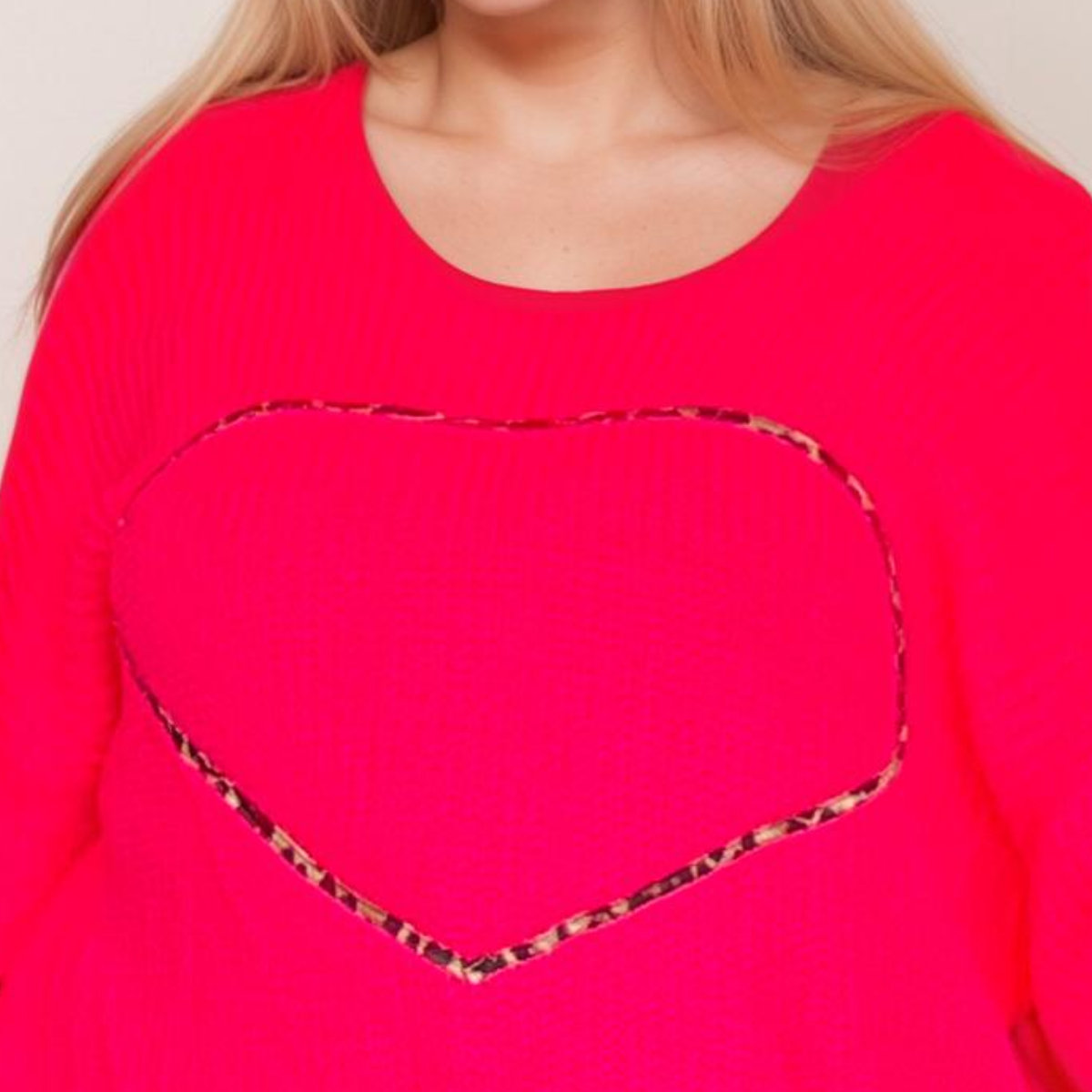 ROCKTHOSECURVES LEOPARD HEART OVERSIZED JUMPER