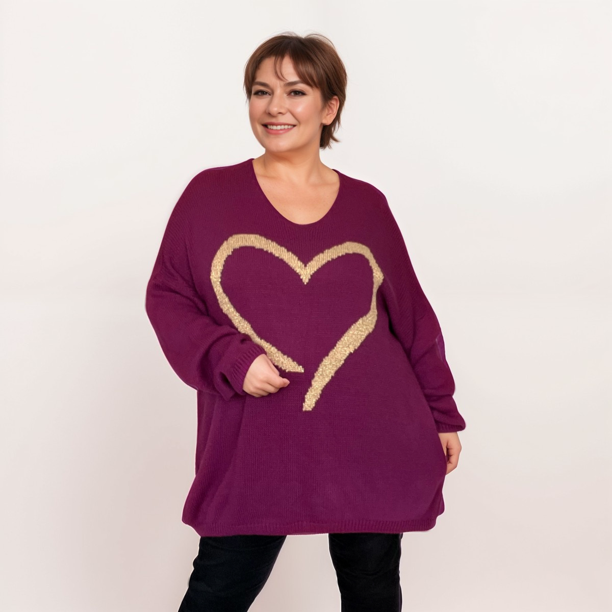 ROCKTHOSECURVES OVERSIZED V-NECK JUMPER WITH LARGE GOLD HEART