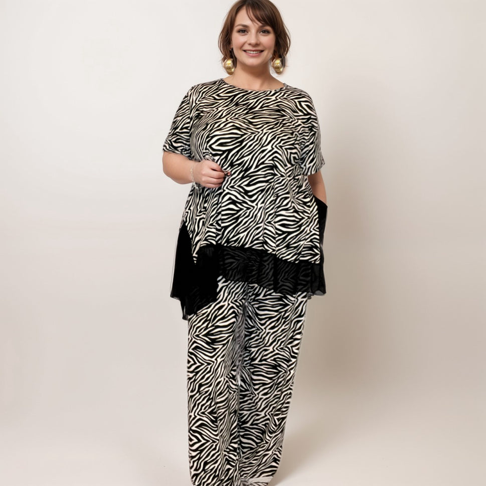 ROCKTHOSECURVES TWO PIECE LOOSE FITTING PALAZZO TROUSERS + LONG TOP OUTFIT SETBlack White Zebra / UK 16-18