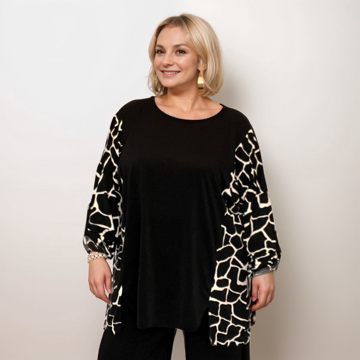 ROCKTHOSECURVES LONG LENGTH TOP WITH ANIMAL PRINT PANELS + SLEEVES