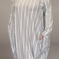 STRIPED LOOSE FITTING DRESS WITH SIDE POCKETS