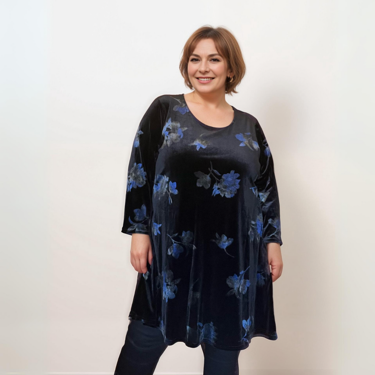 BLACK BLUE VELVET 3/4 SLEEVE SWING TOP