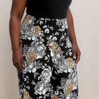 BLACK FLORAL 3/4 LENGTH ELASTIC WAIST CULOTTES