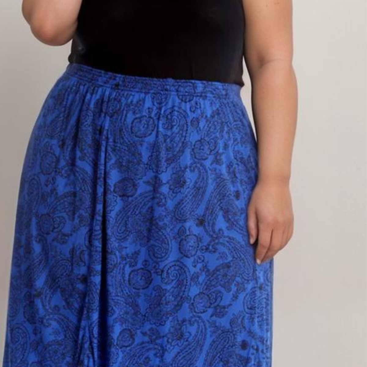 PAISLEY ELASTIC WAIST SKIRT