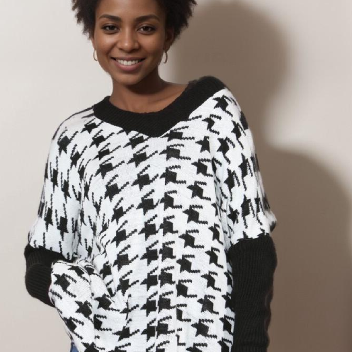 CHUNKY KNIT OVERSIZED V NECK LARGE DOGTOOTH JUMPER