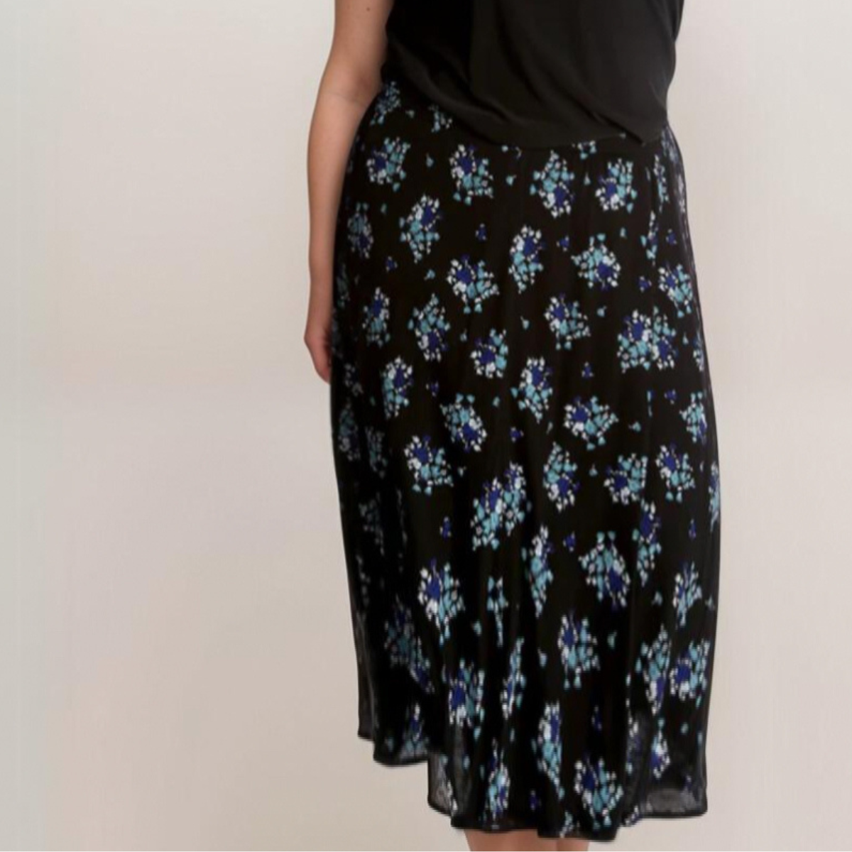 BLACK BLUE FLORAL ELASTIC WAIST MAXI SKIRT