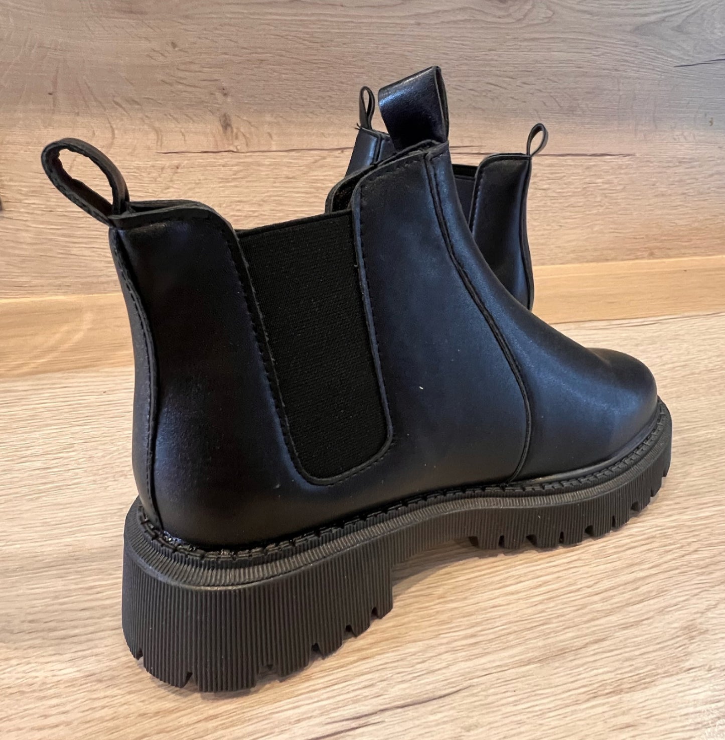 ROCKTHOSECURVES CHUNKY ANKLE BOOTS FLAT