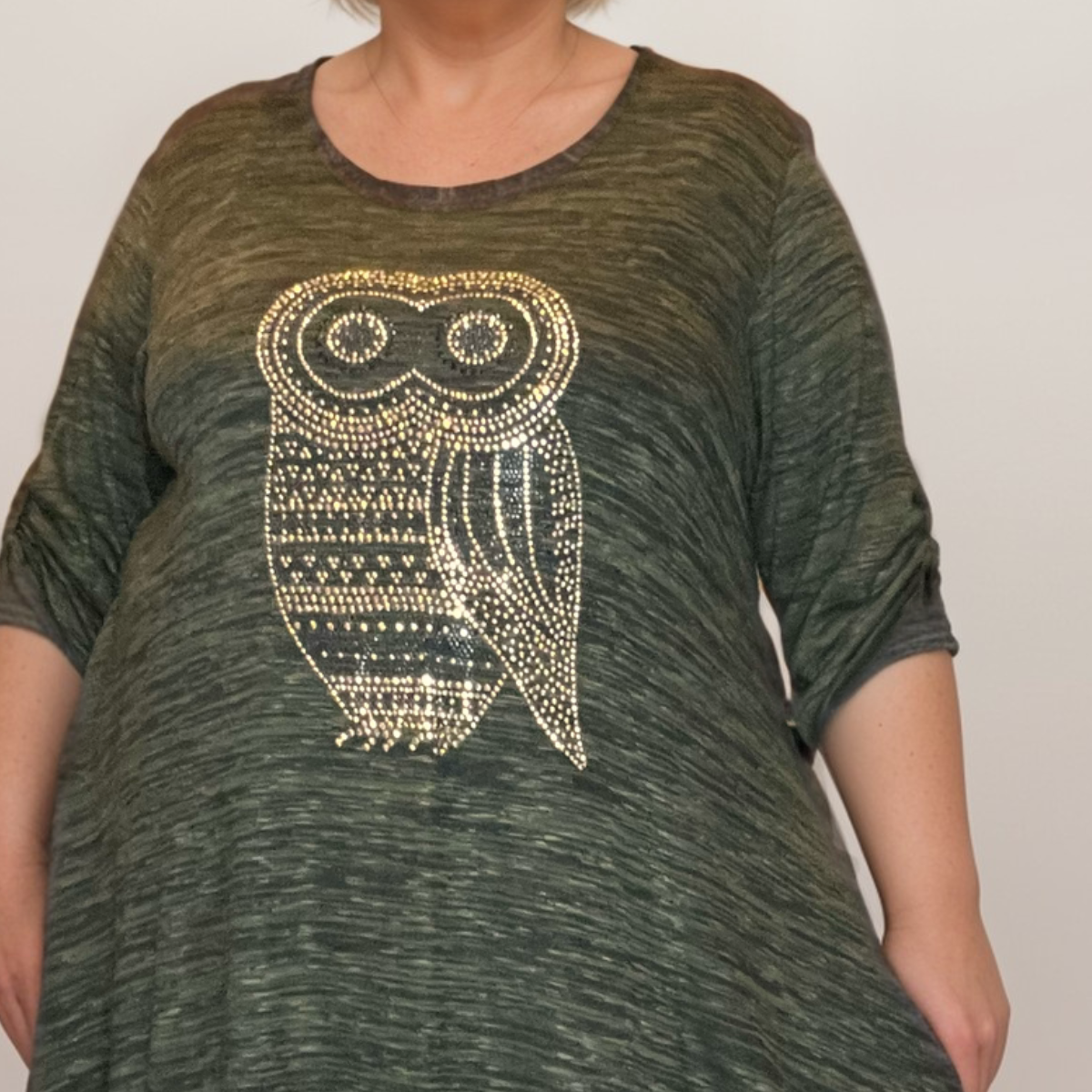 BUTTON SLEEVE SWING TOP WITH STUDDED OWL