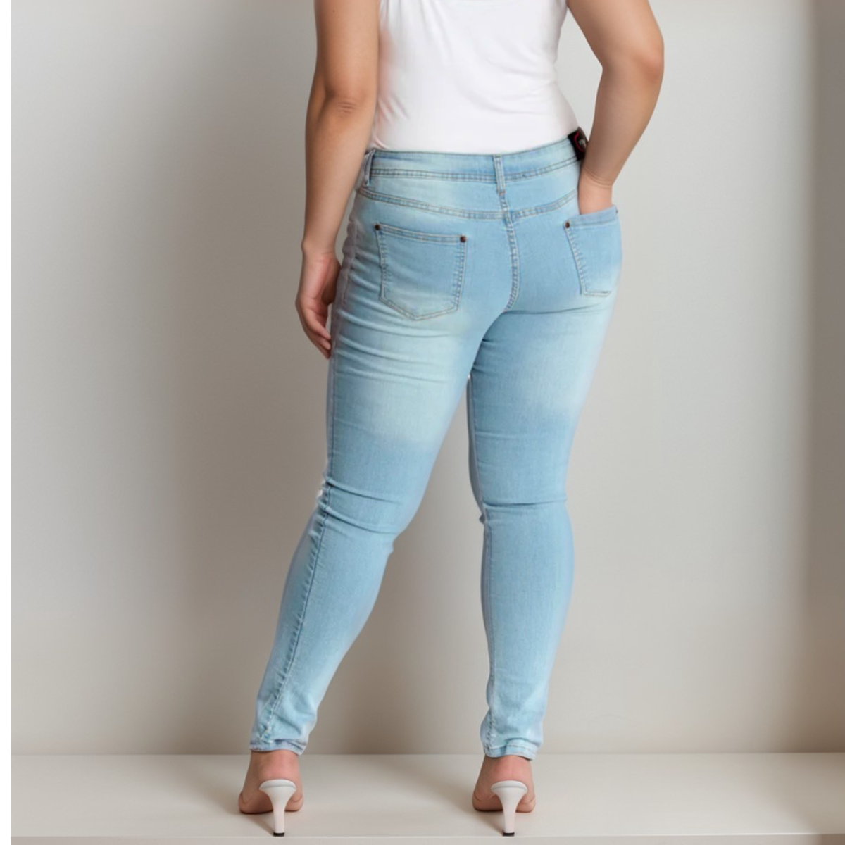 HIGH WAIST STRETCH RIPPED JEANS