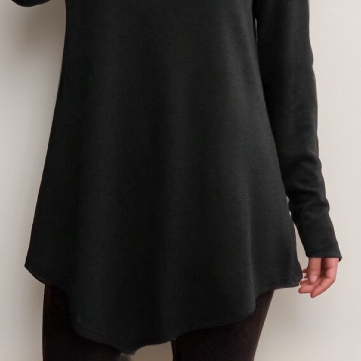 BLACK POLO NECK V HEM JUMPER / TOP