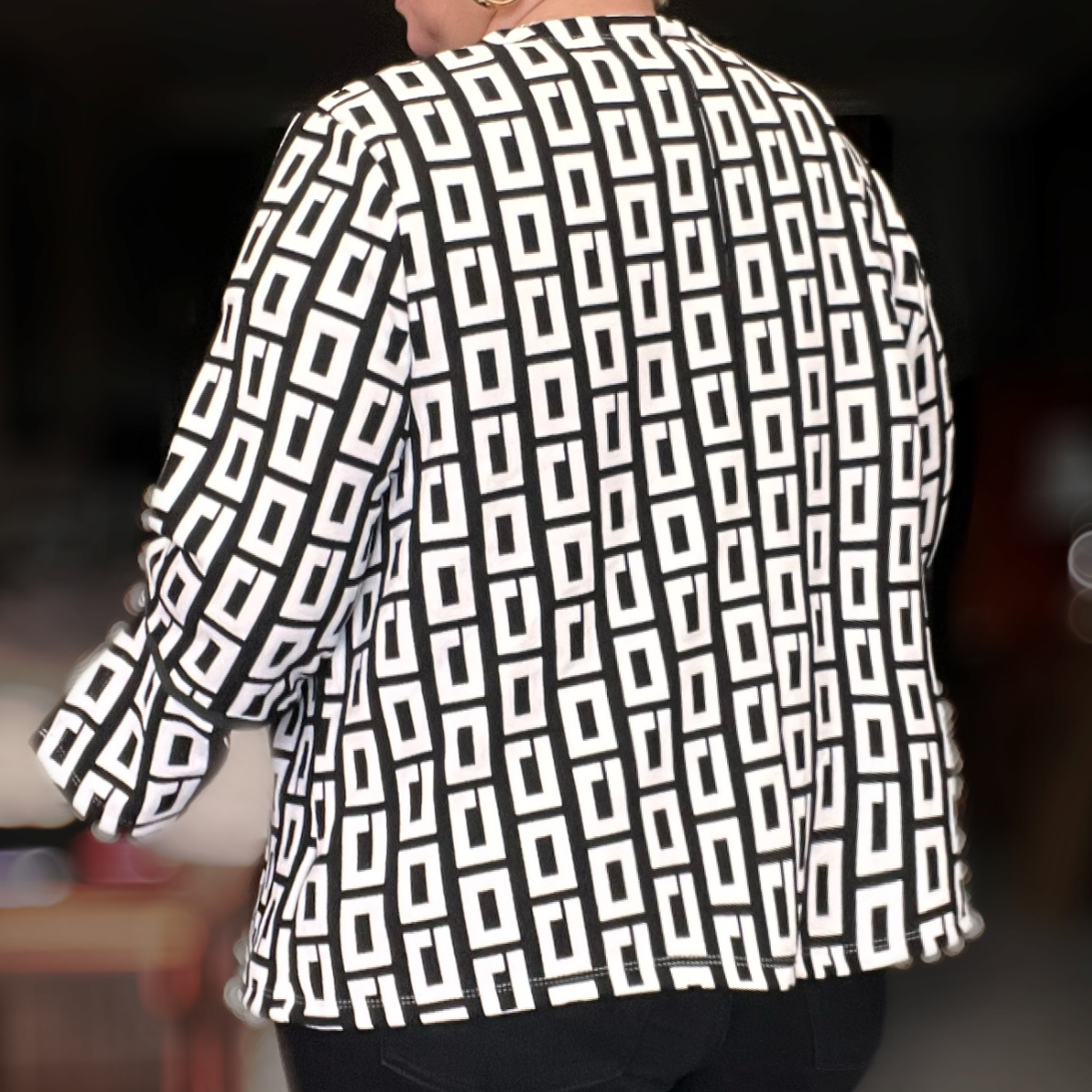 ROCKTHOSECURVES BLACK / WHITE SQUARE BELL SLEEVE OPEN FRONT JACKET BLAZER