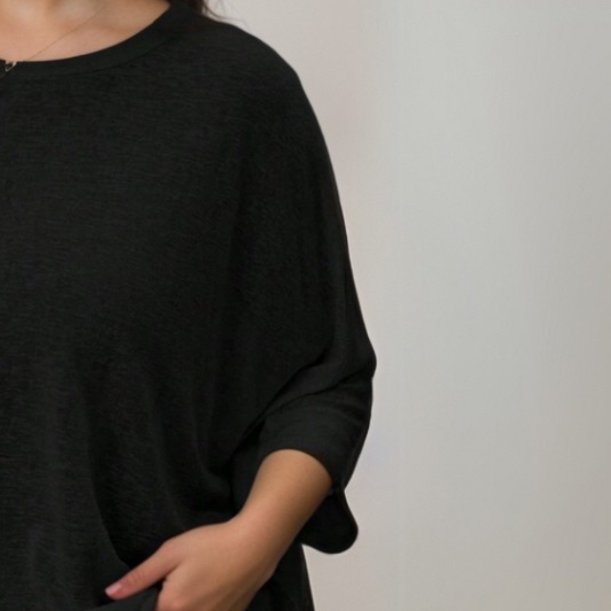 BLACK CAP SLEEVE BATWING T-SHIRT