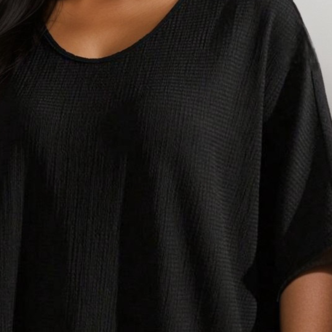 BLACK CRINKLED OVERSIZED TOP