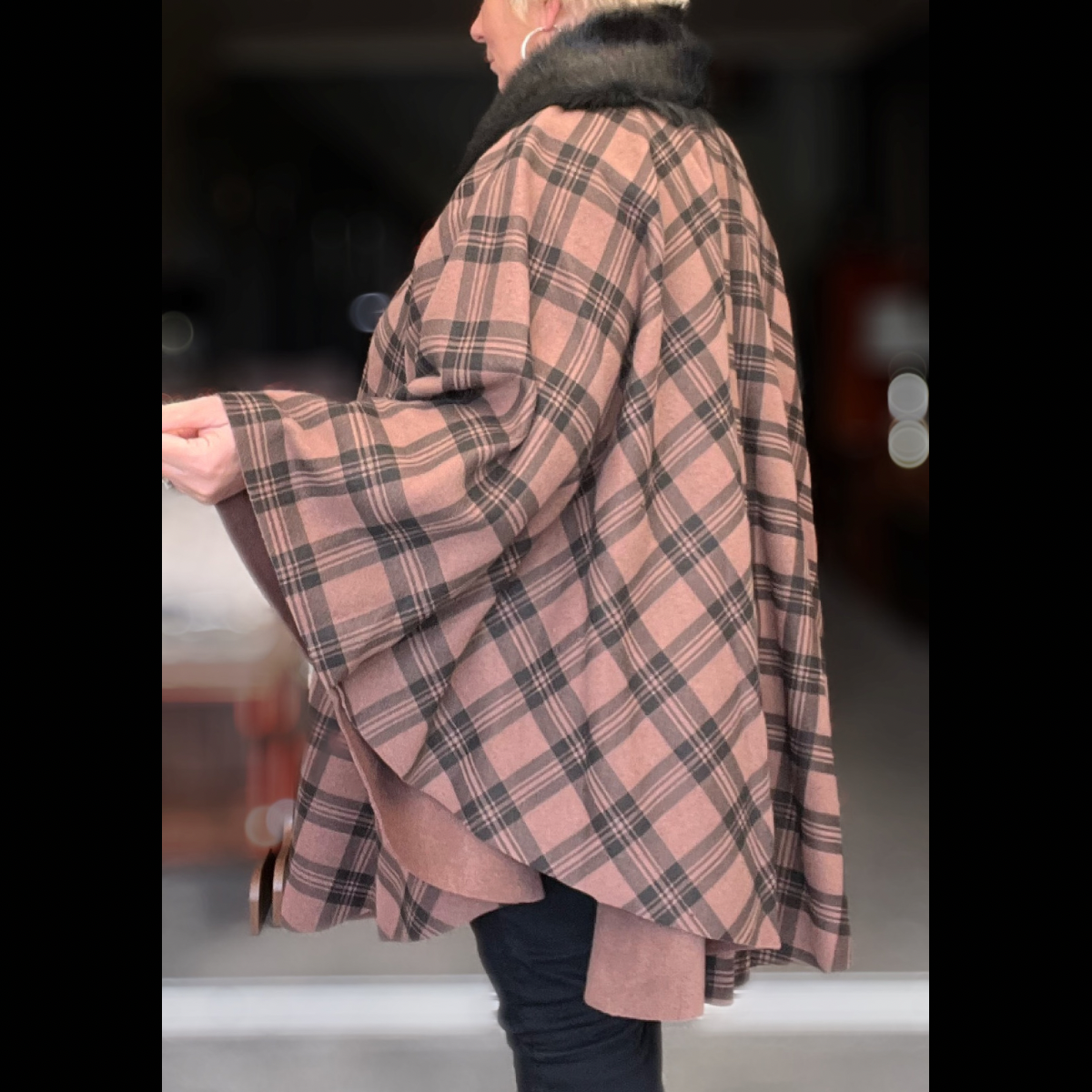 TARTAN FLEECE OVERSIZED PONCHO / CAPE WITH FAUX FUR COLLAR