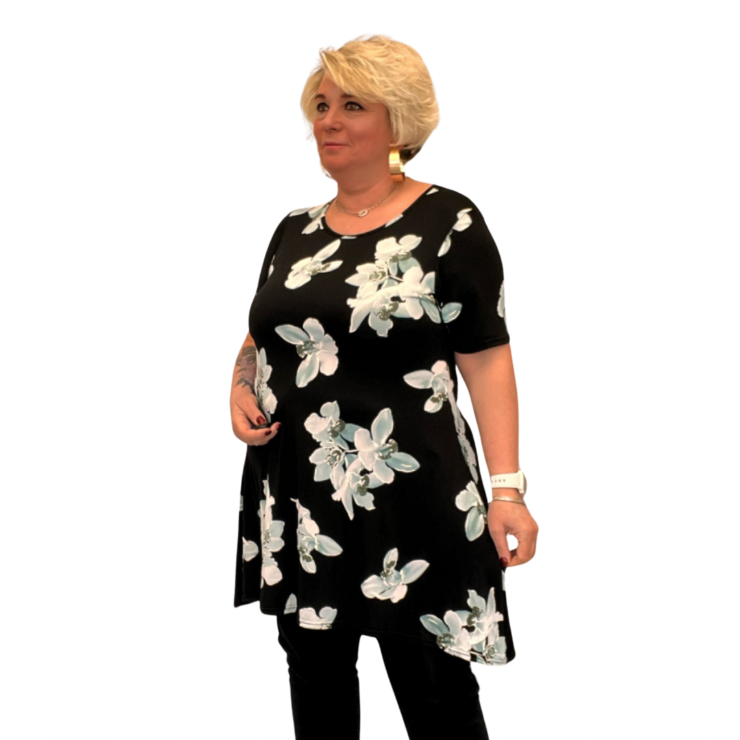 ROCKTHOSECURVES BLACK LILY SHORT SLEEVE SWING TOP