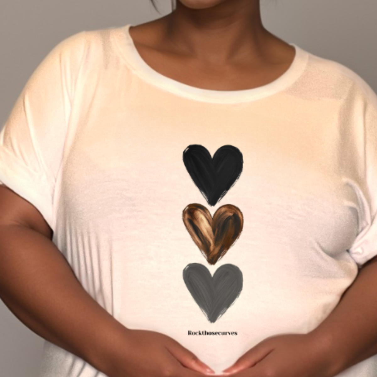 3 HEARTS DIPPED HEM T-SHIRT