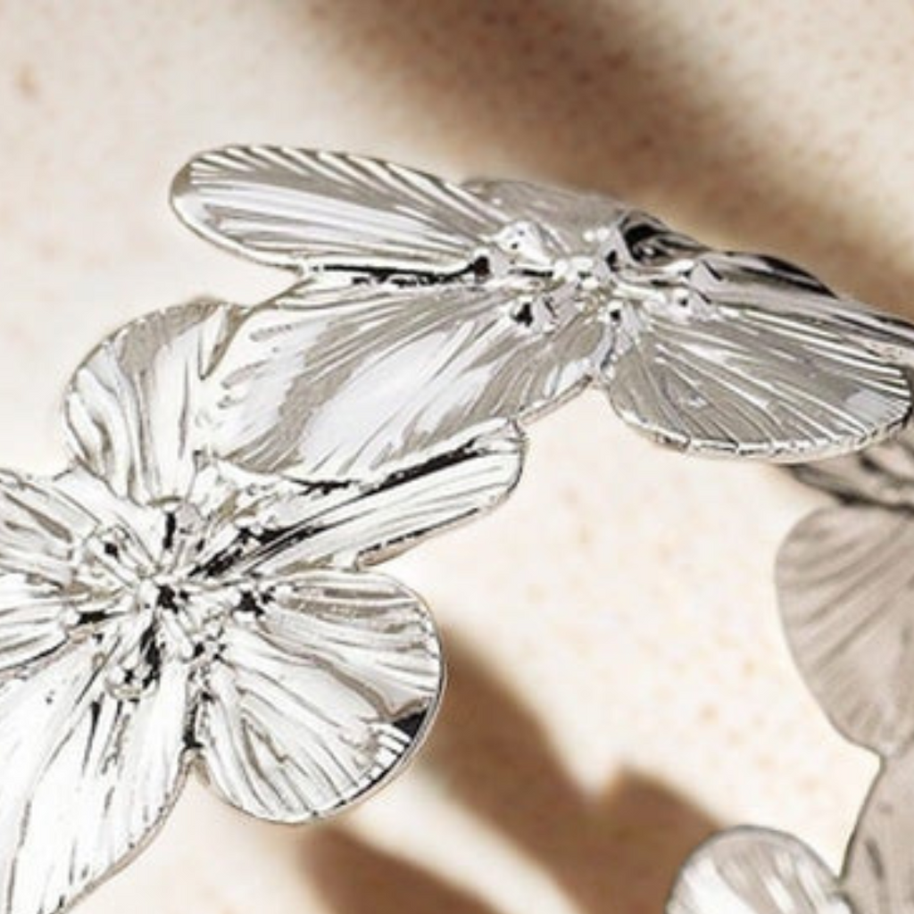 SILVER FLOWER BANGLE / BRACELET