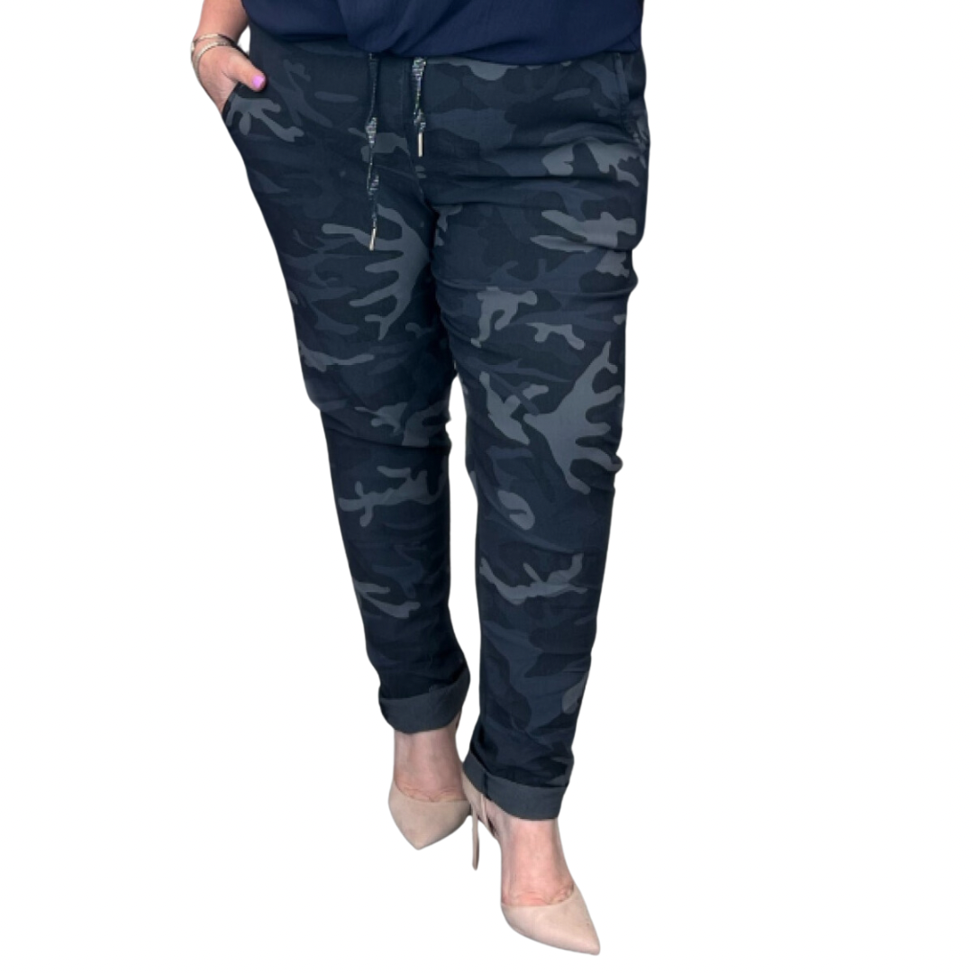 ROCKTHOSECURVES VERY STRETCHY CAMO PRINT TROUSERS / JEANS WITH SIDE POCKETS