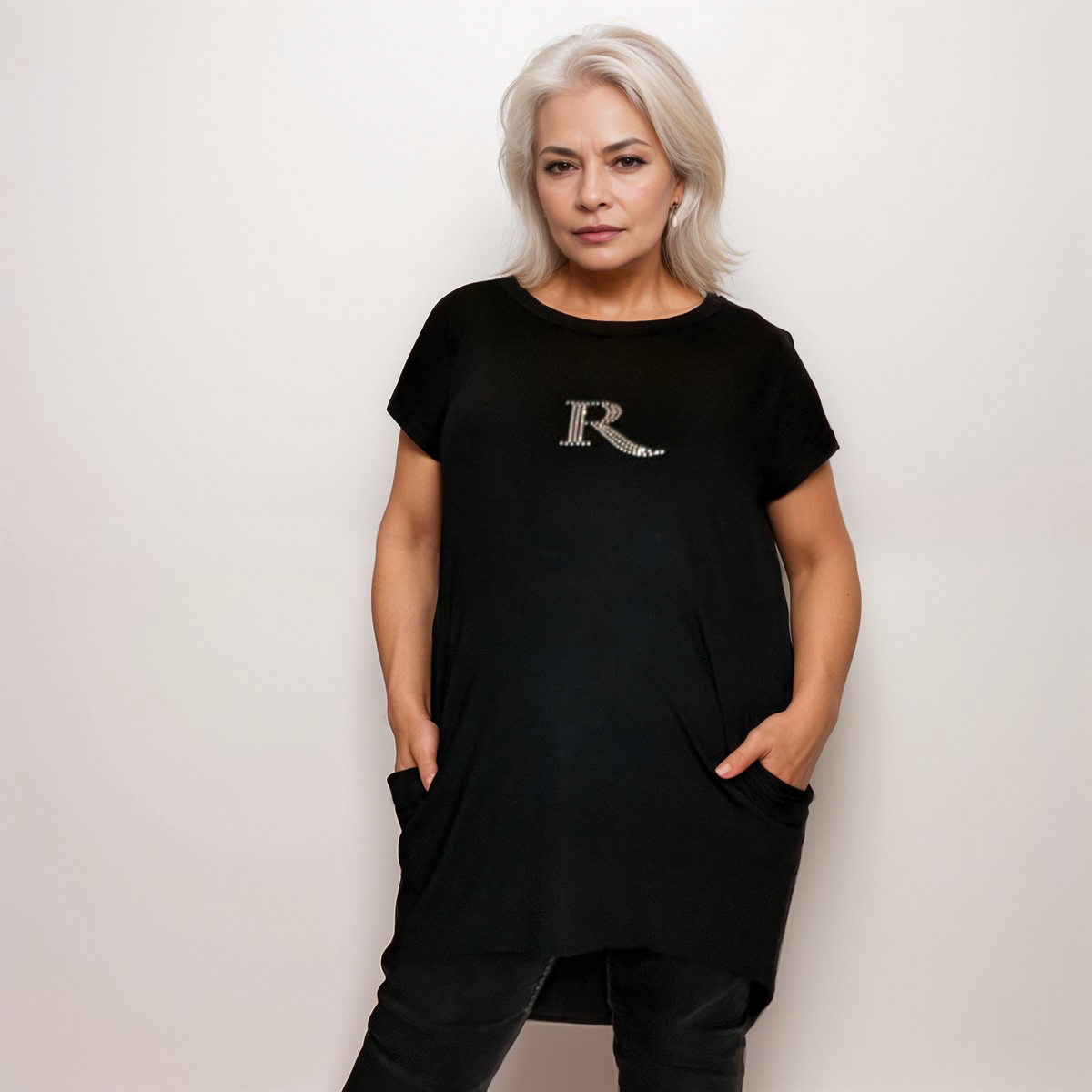 LONG DIPPED HEM POCKET T-SHIRT WITH DIAMANTE R