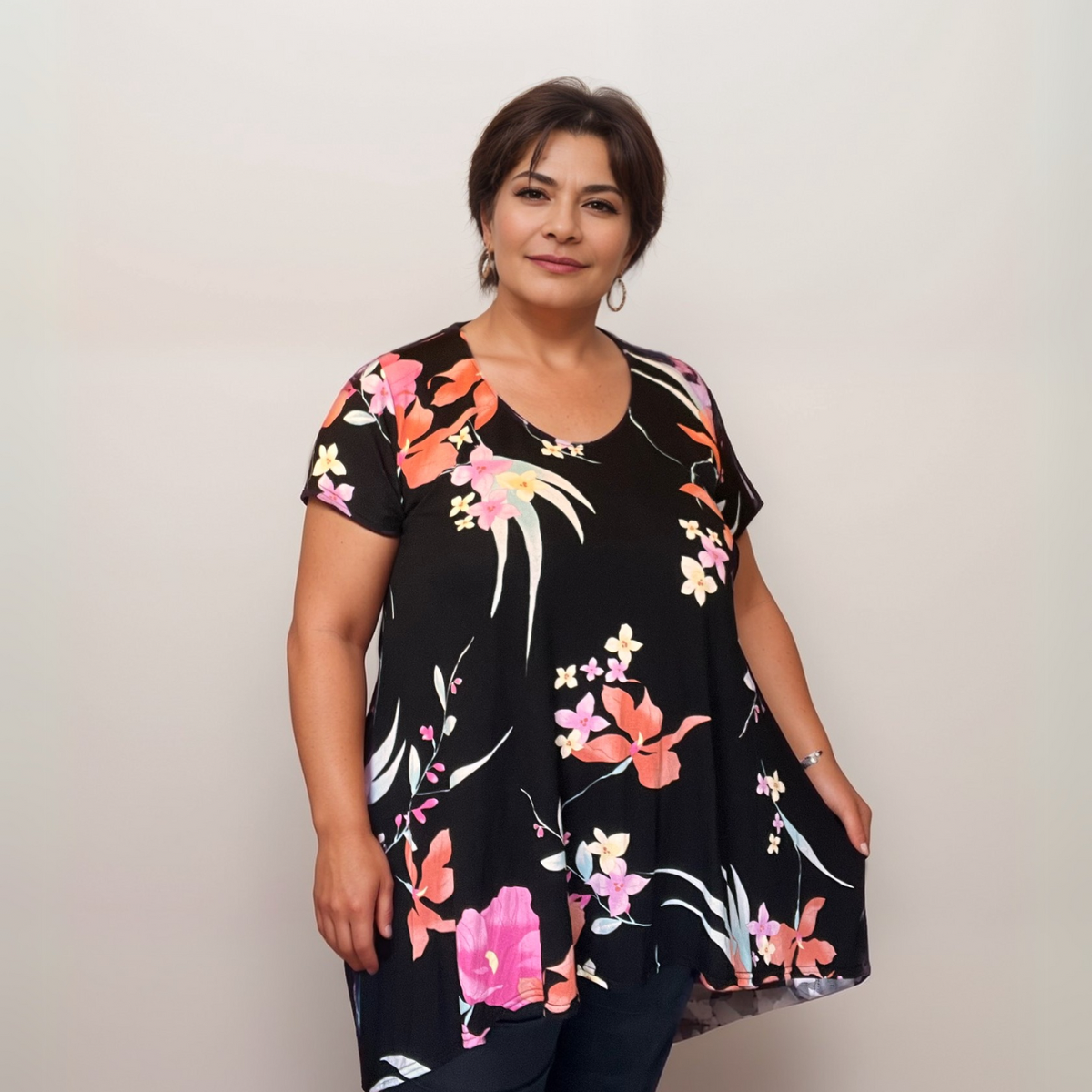 Plus‑Size Black Multi Tropical Hanky Hem Swing Top