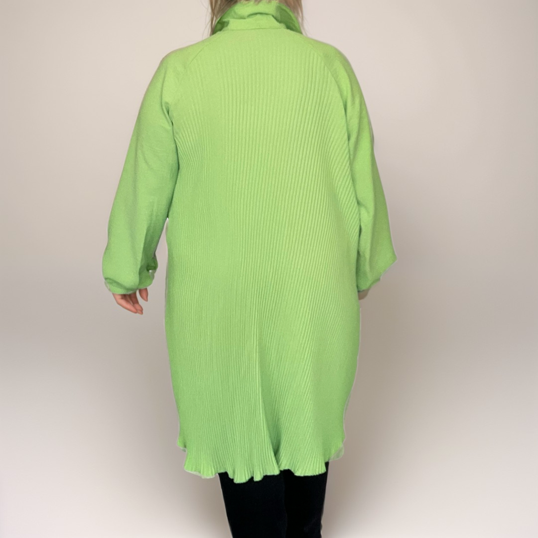 OVERSIZED LONG DIPPED HEM SHIRT WITH PLEATED BACK