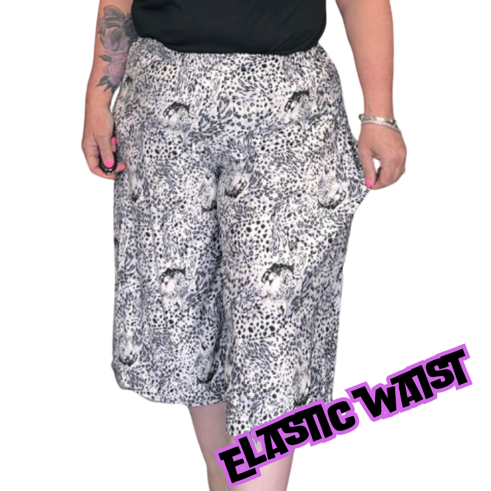 ROCKTHOSECURVES BLACK / WHITE LEOPARD PRINT ELASTIC WAIST CULOTTES / SHORTSBlack / White / UK 16-18