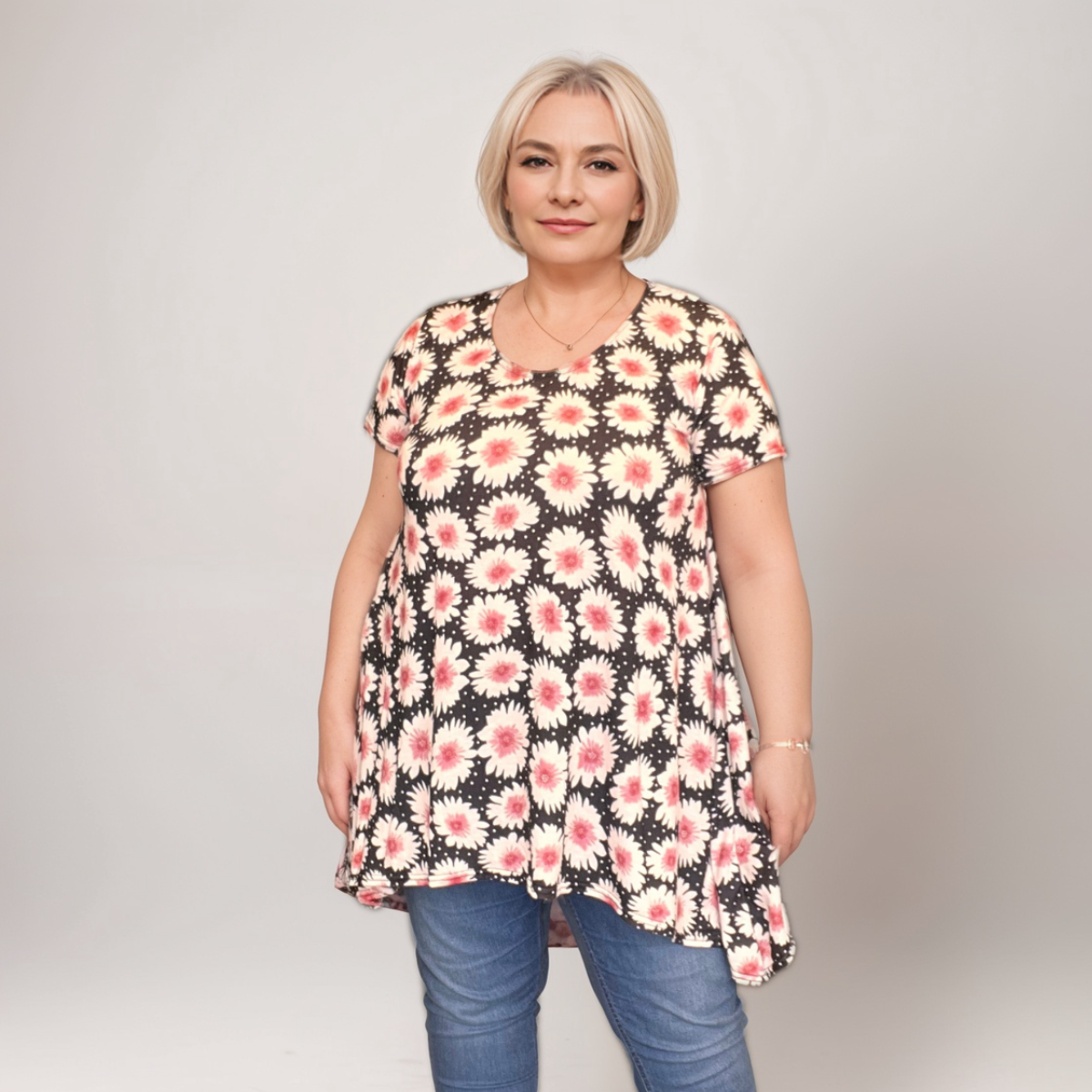 Daisy Print Short-Sleeve Swing Top with Hanky Hem
