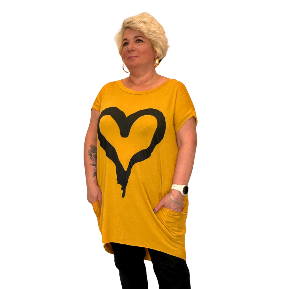 ROCKTHOSECURVES CAP SLEEVE DIPPED HEM T-SHIRT WITH HEART