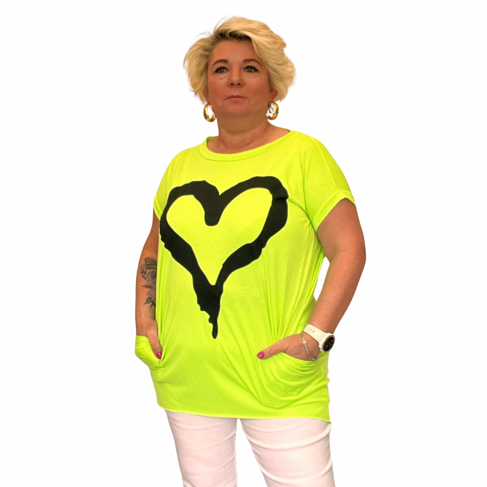 ROCKTHOSECURVES CAP SLEEVE DIPPED HEM T-SHIRT WITH HEARTNeon Green / UK 12-14